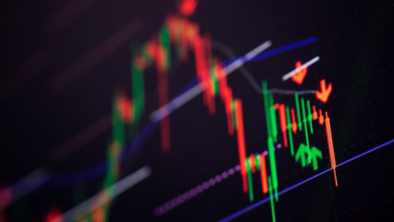 Usta Trader: Düşen Piyasada Bu 3 Altcoin’den Topluyorum!