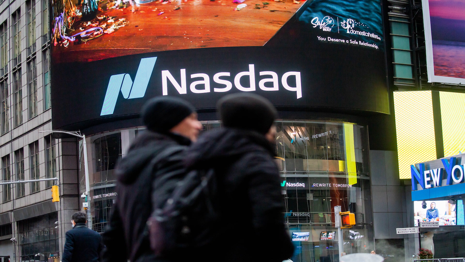 Kriptoda Bir Birinci: Nasdaq’da Listelenen Şirket, Bu Altcoin’i Seçti!