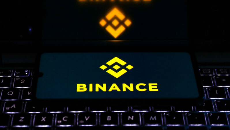 Dikkat: Binance Bu Kripto Parayı Tabandan Topluyor!