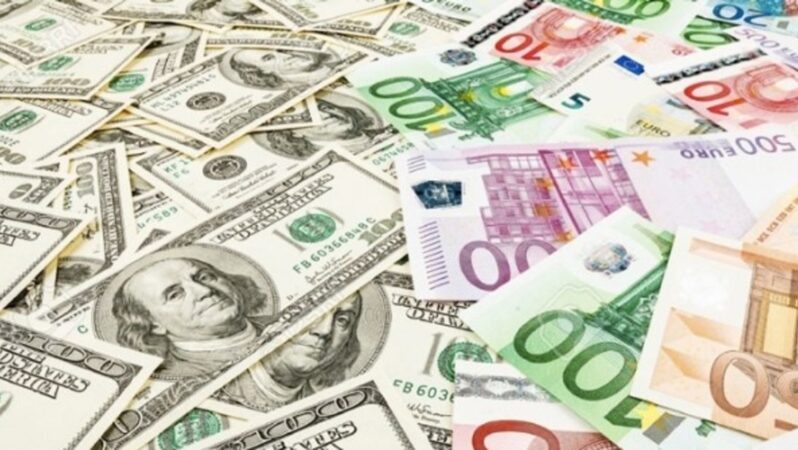 Dolar ve Euro faiz kararı öncesi rekor kırdı