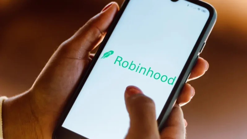 Yatırımcılar Kazan Kaldırdı: Robinhood Bu Altcoin’i Listeleyecek Mi?