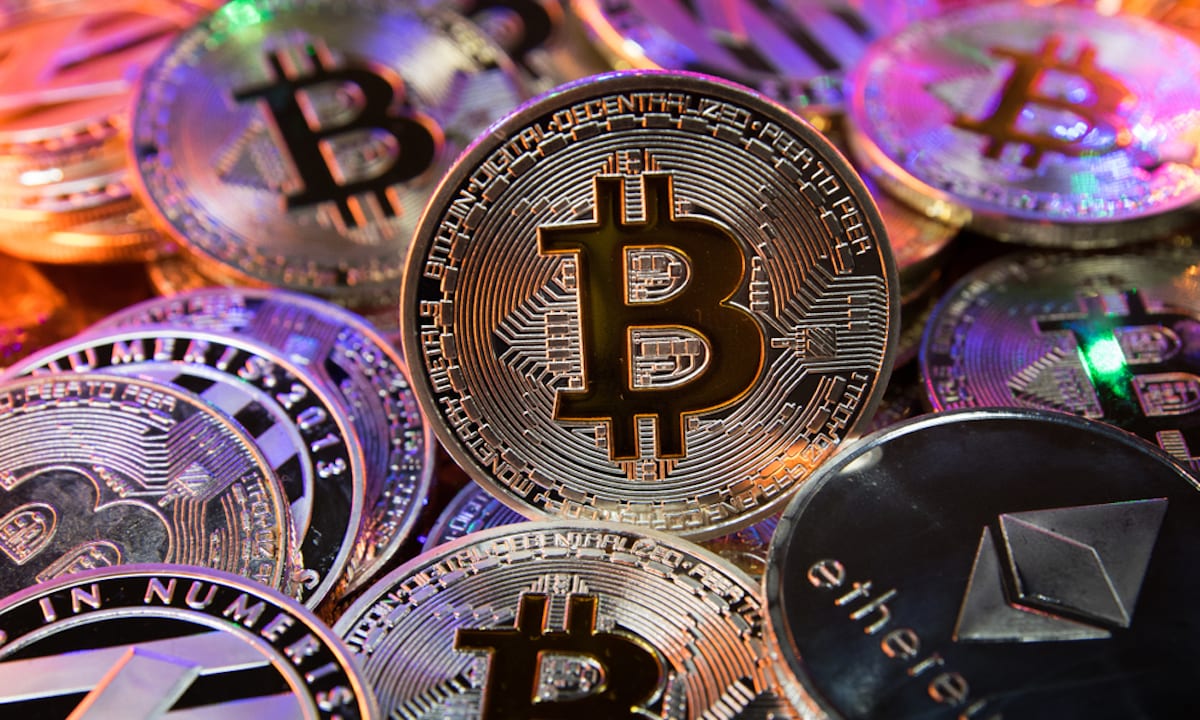 Bitcoin, SHIB Sert Düştü: Bu 2 Olay Çöküşü Derinleştirebilir!